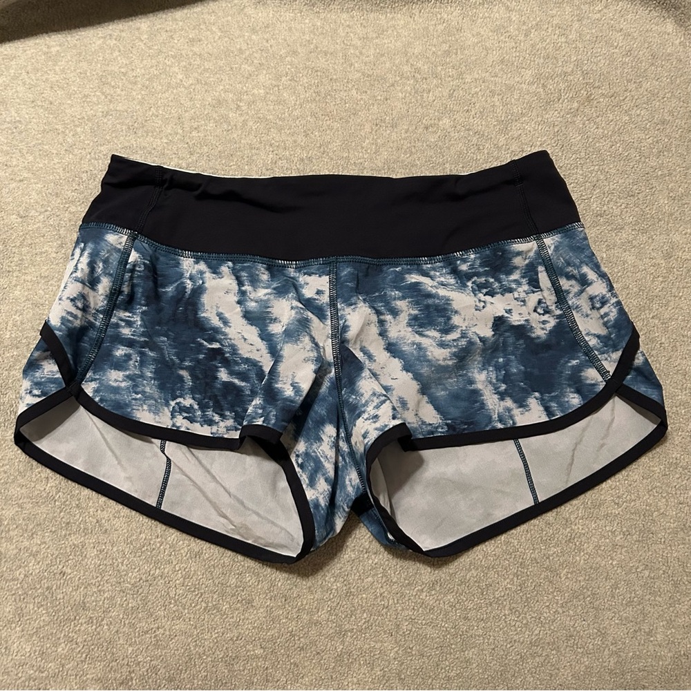 Lululemon Speed Short 2.5” Low Rise Size 6 Sea Side Silver Fox Alberta Lake Blue